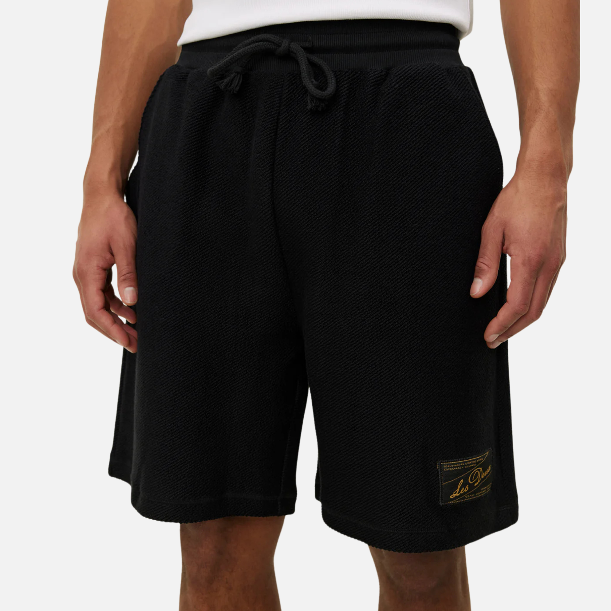 Les Deux Sully Black Reverse Shorts