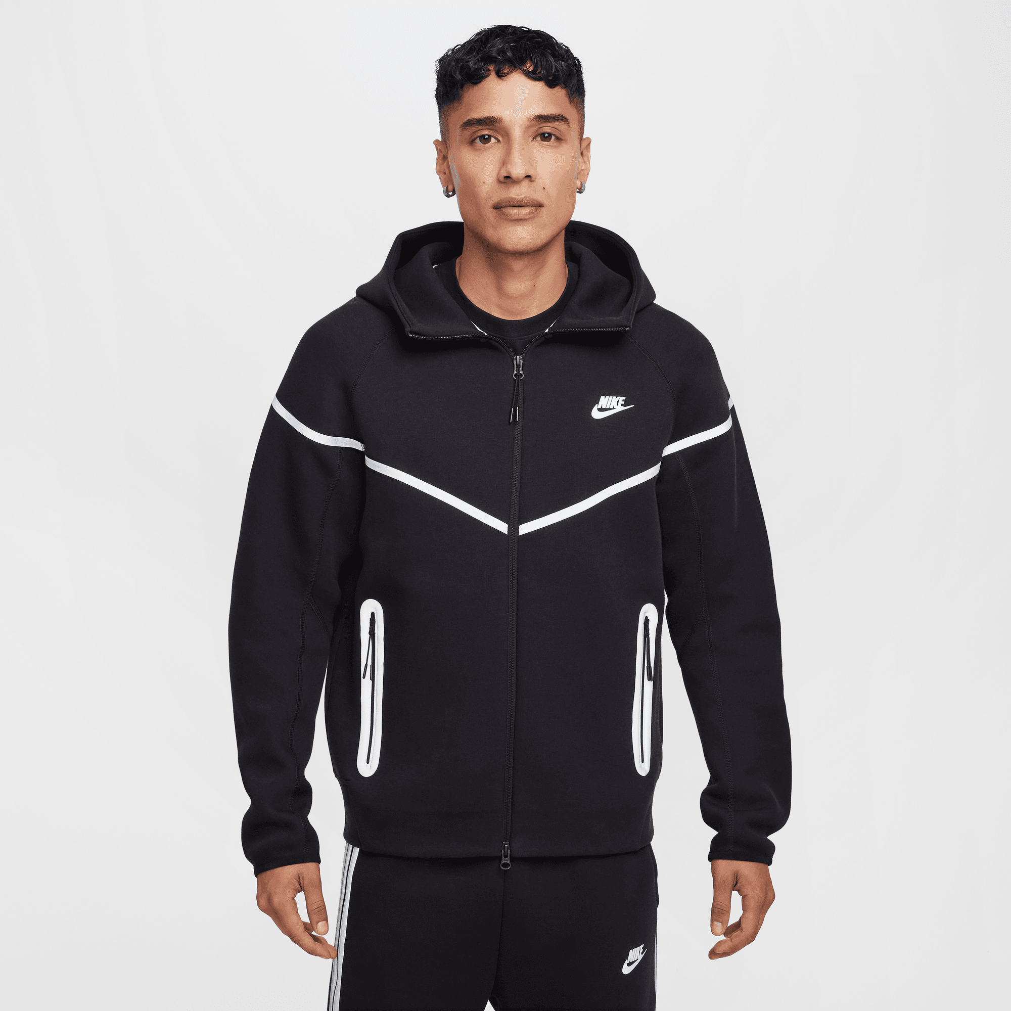 High quality new medium black nike tech