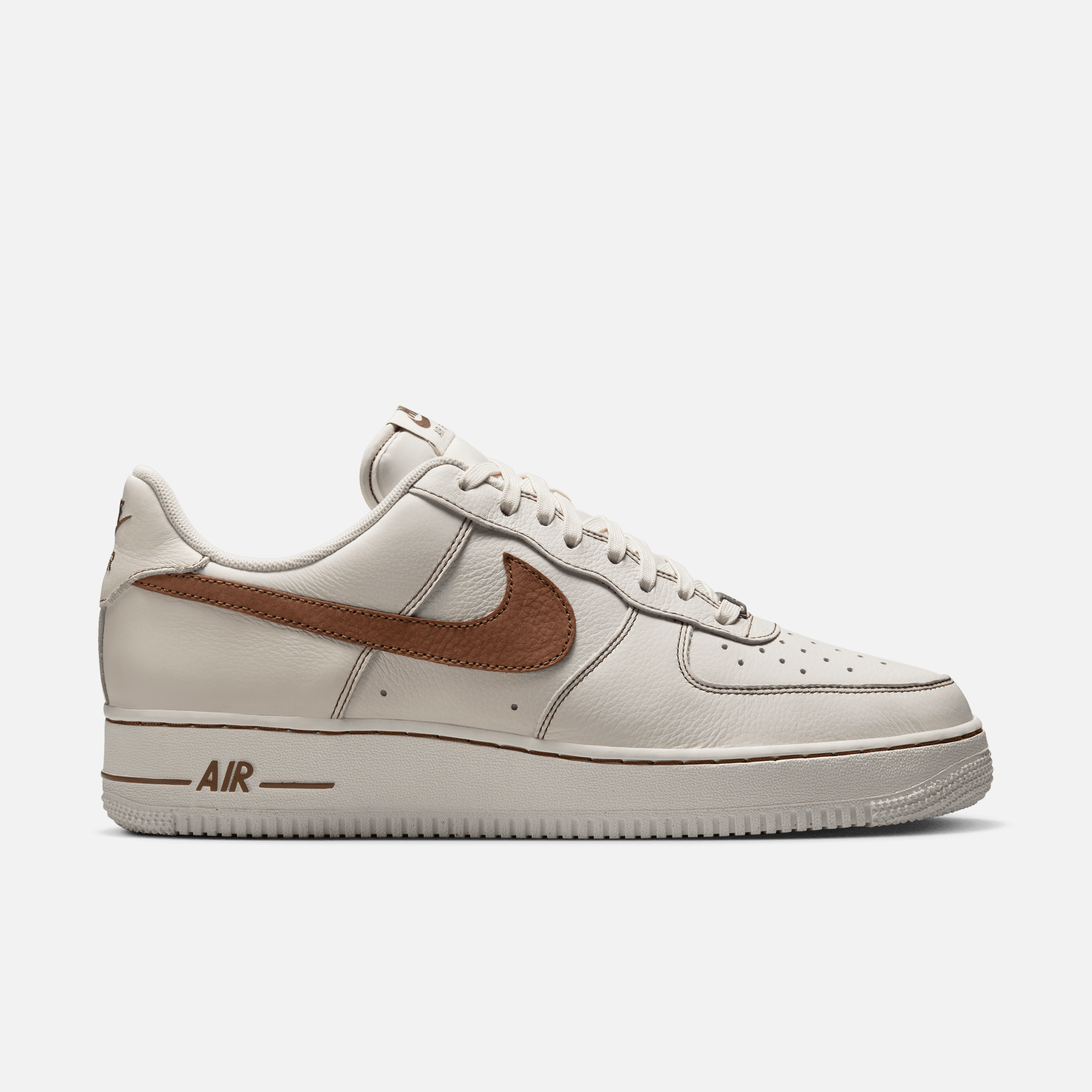 Nike Air Force 1 '07 LV8 - Ivory / Saddle Brown 9.5, image size:2000x2000