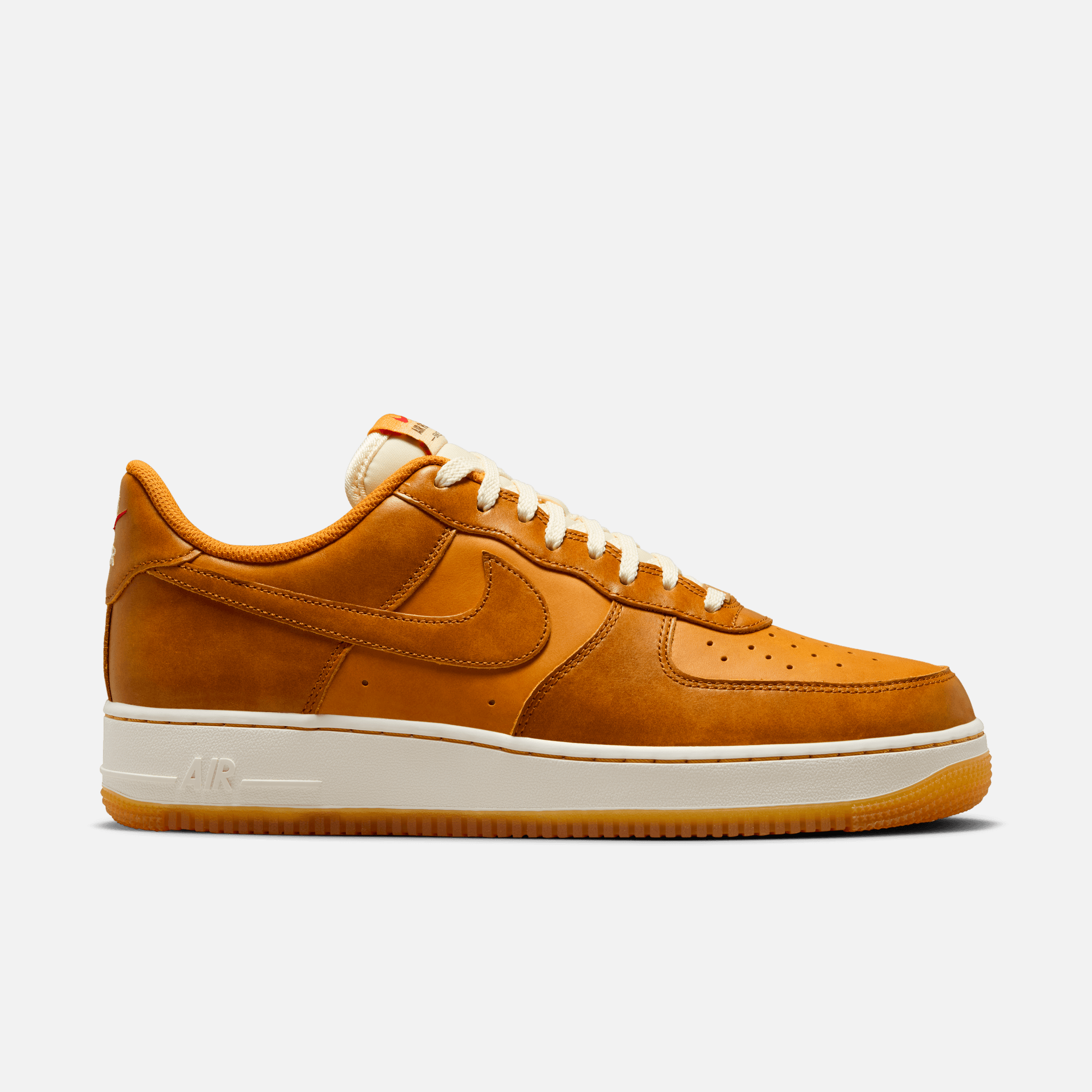 Nike air force cammello hot sale