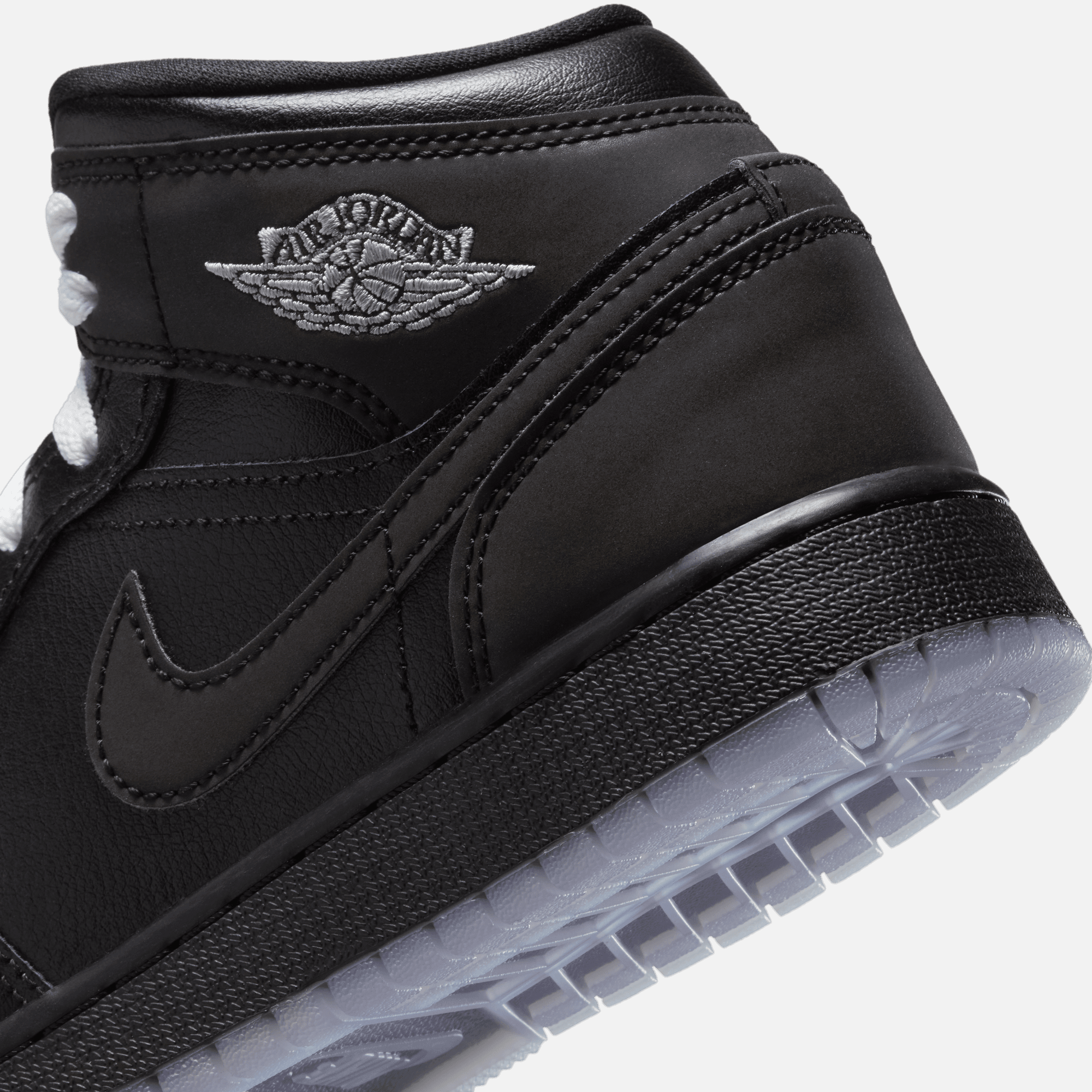 Air Jordan Big Kids' 1 Mid BG Black Metallic Reimagined (GS)