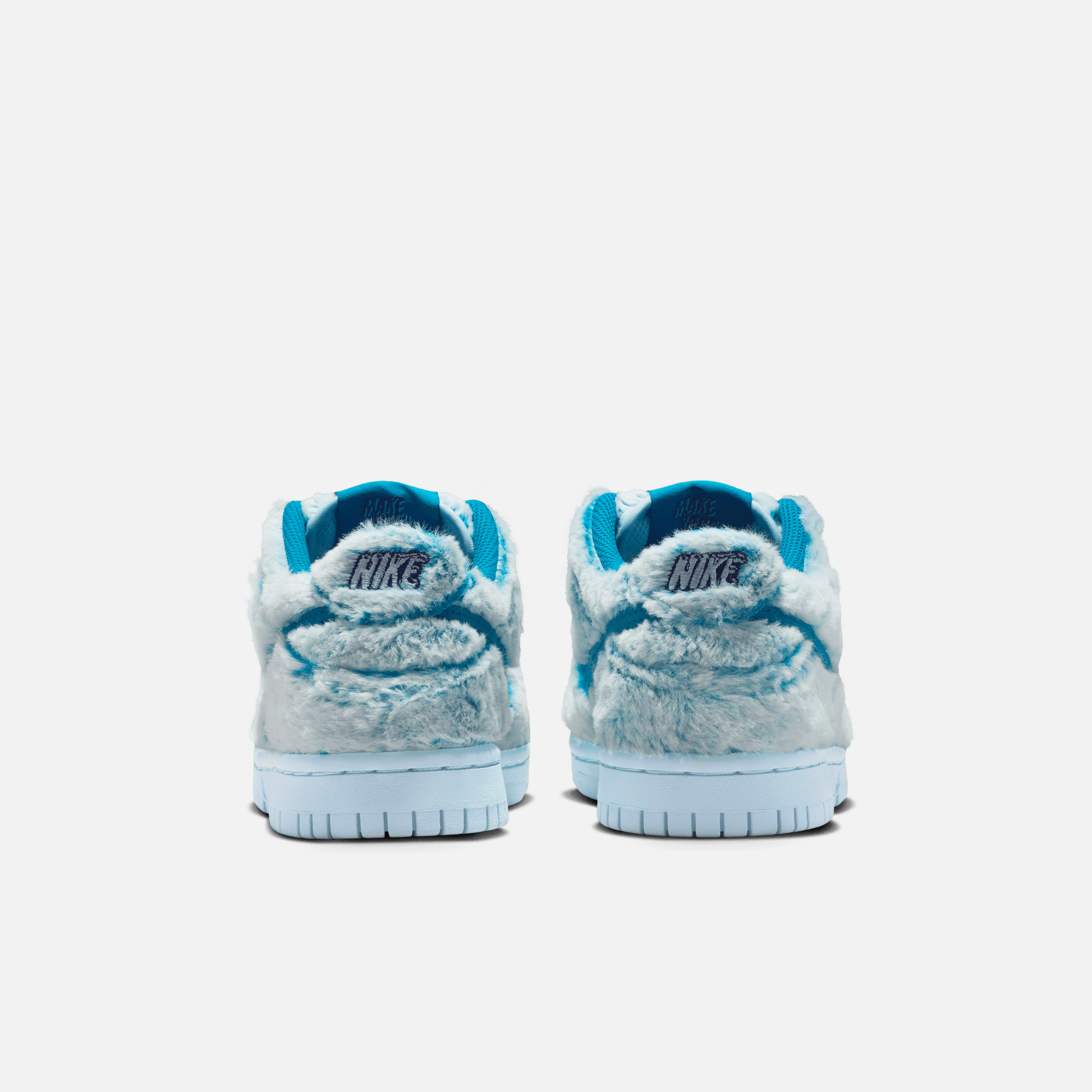 Nike Big Kids' Dunk Low Abominable Snowman (GS)