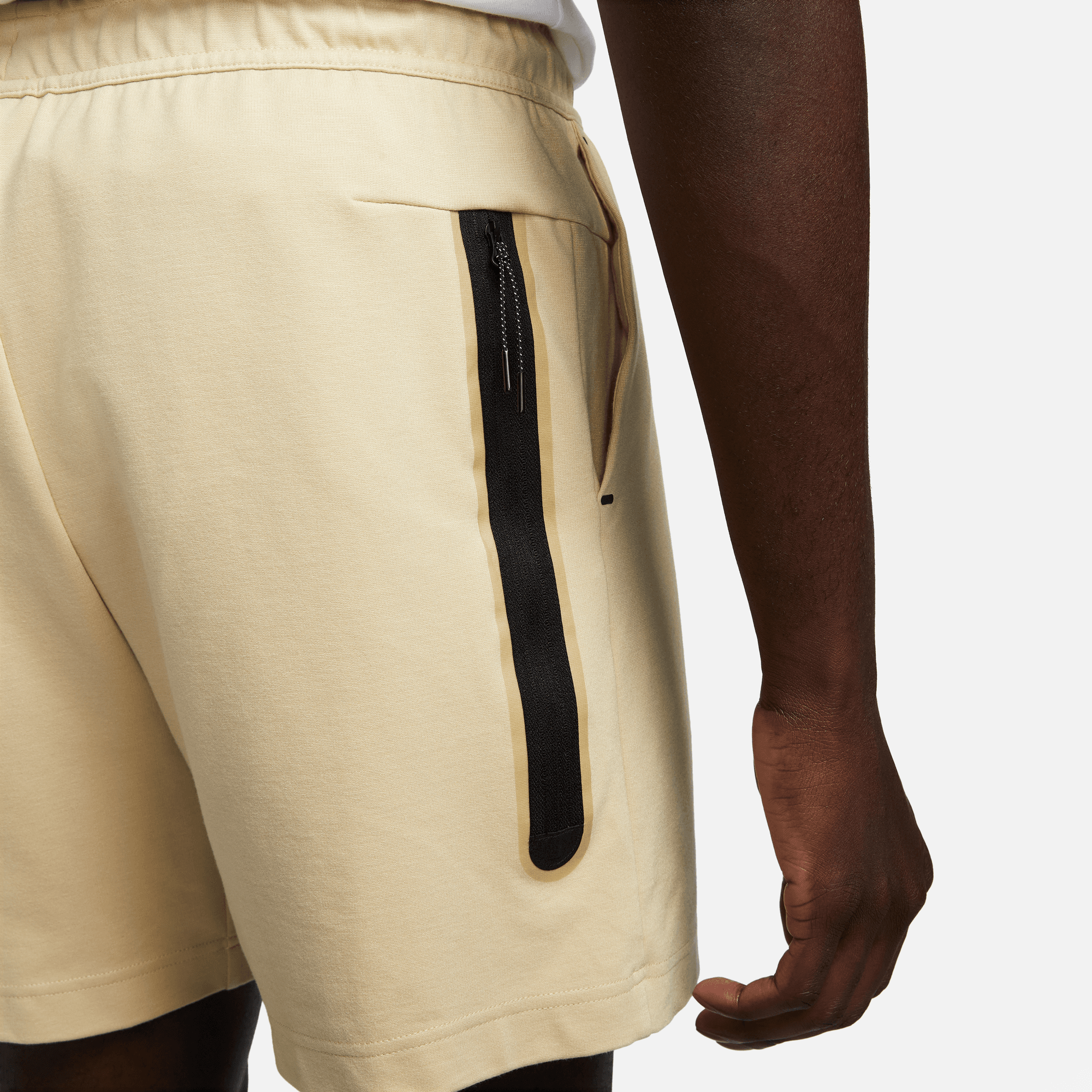 schandaal Vertrappen Stevig Nike Tech Fleece Essentials Gold Shorts – Puffer Reds