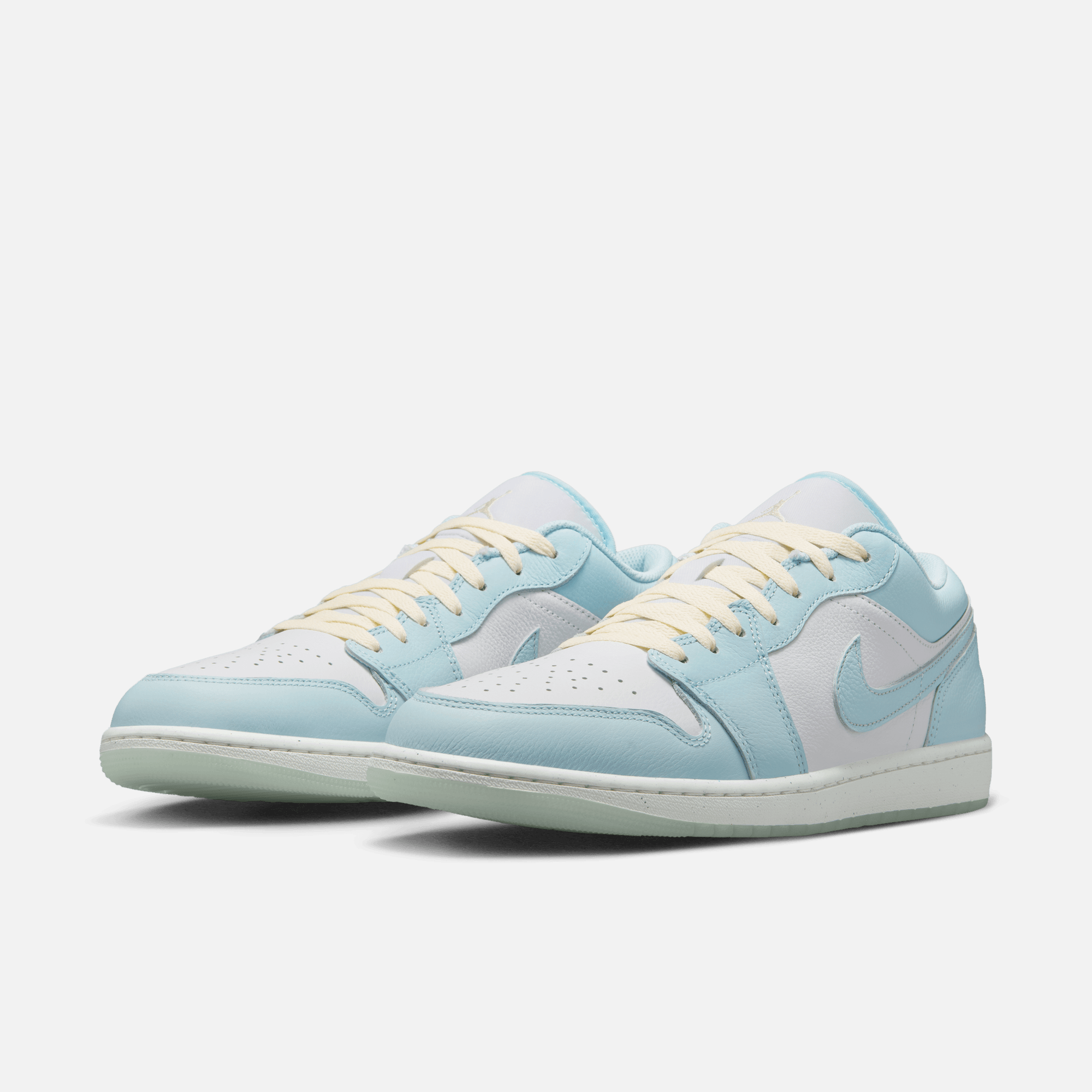Air Jordan 1 Low SE Glacier Blue Summit White
