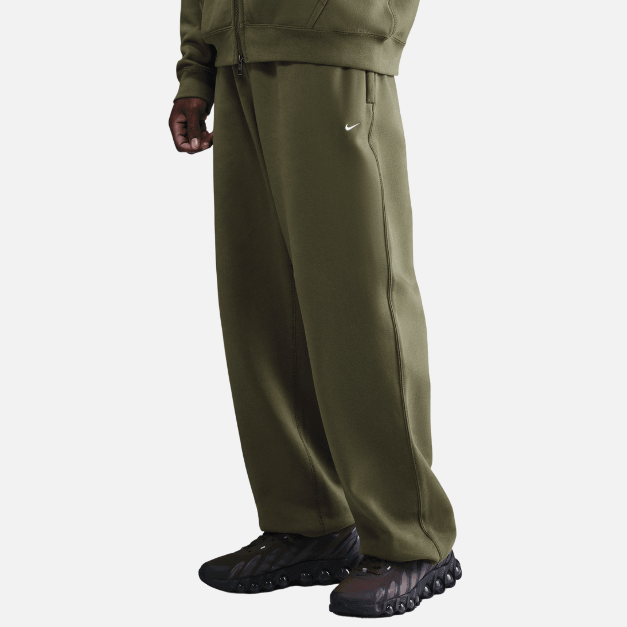 Nike Solo Swoosh Open-Hem Green Pants – Puffer Reds