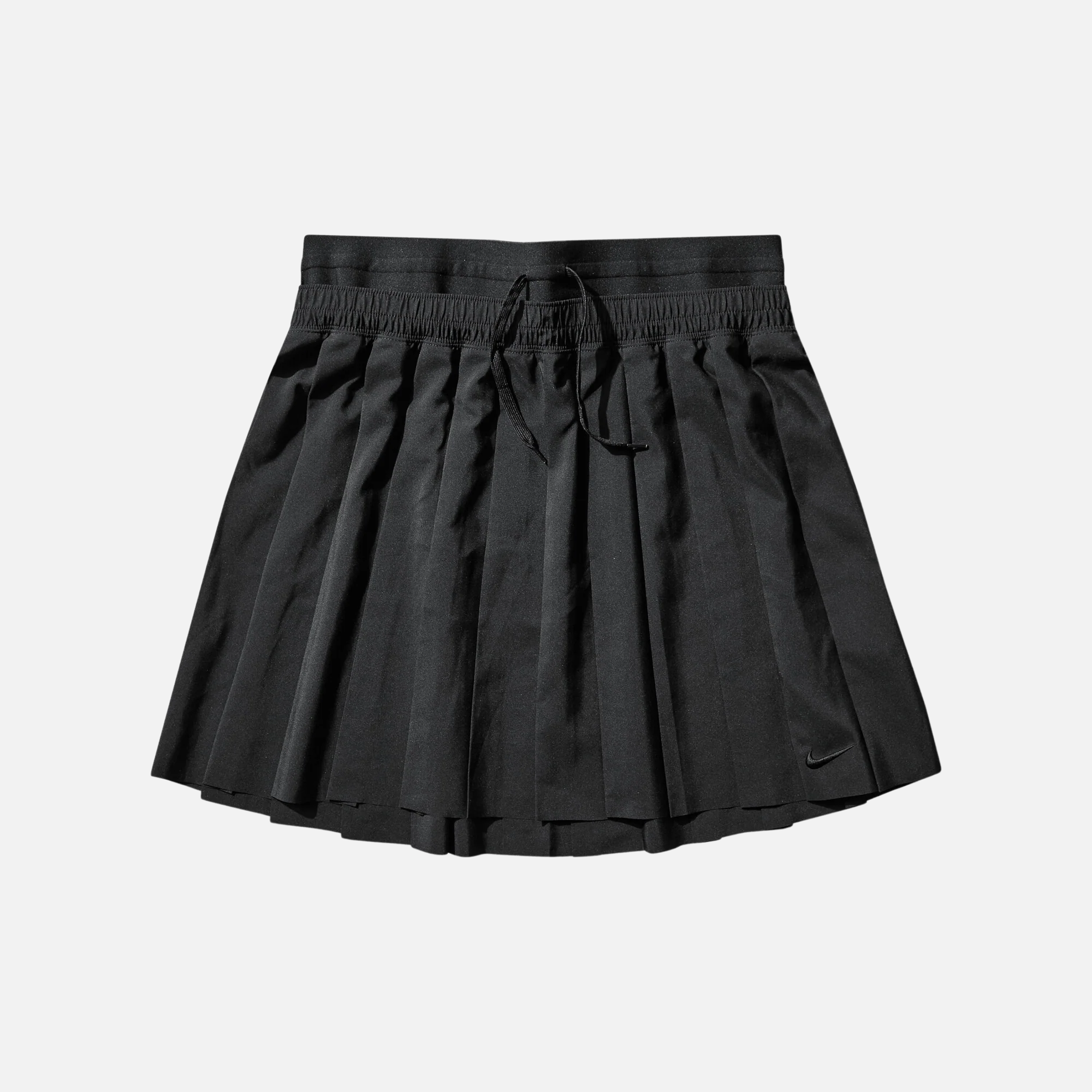 Nike Women's Sportswear Black Mid-Rise Pleated Skirt