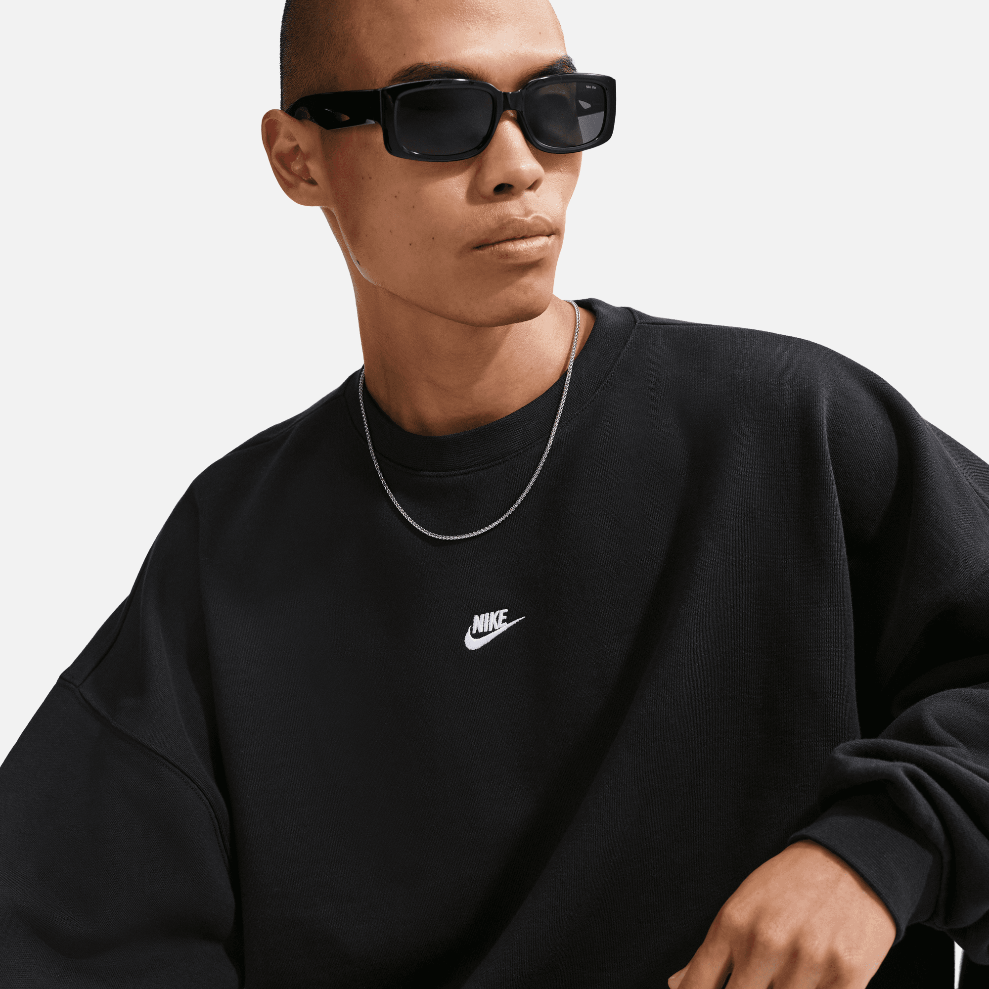 Nike Sportswear Club Black Oversized French Terry Crew-Neck Sweatshirt