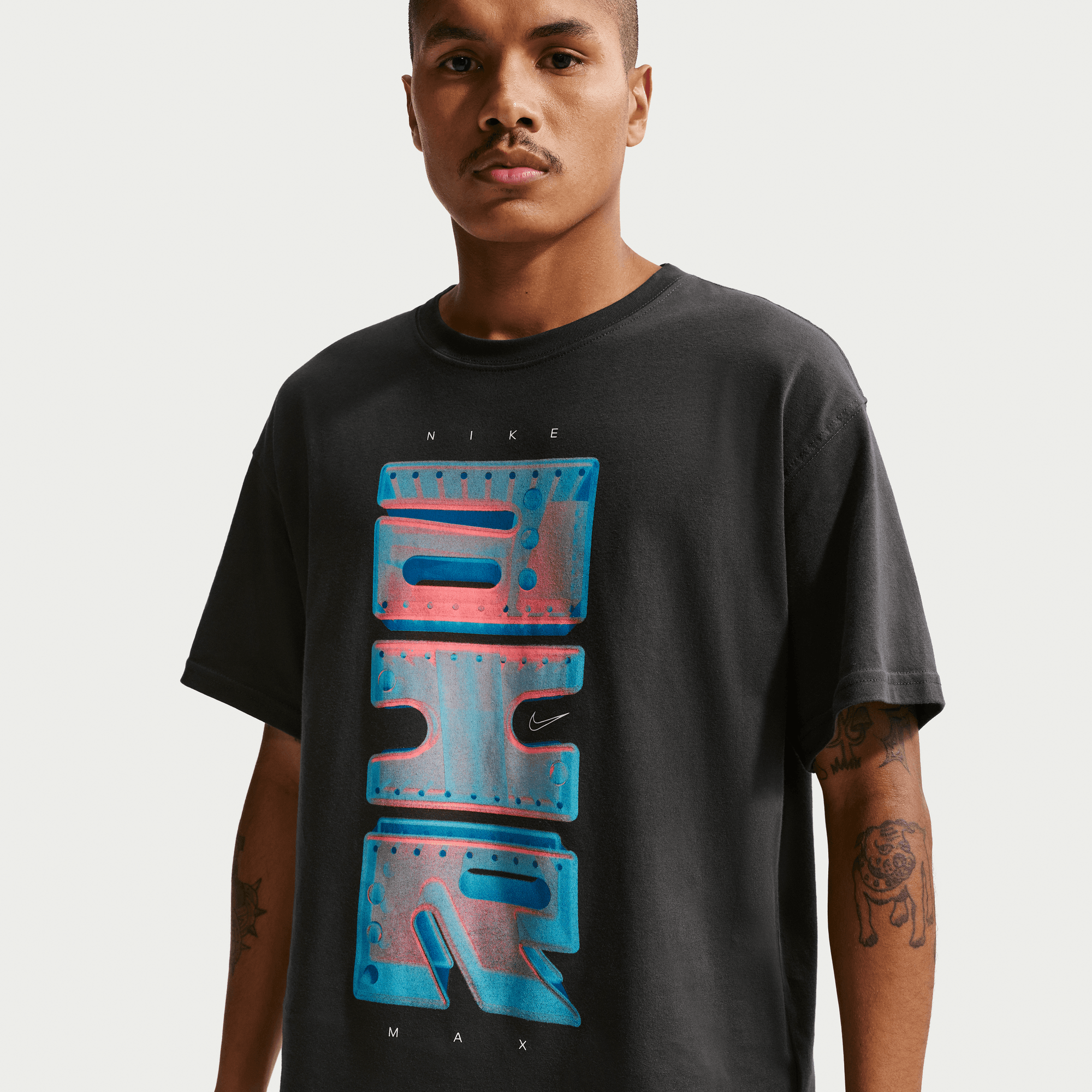 Nike Sportswear Off-Noir Graphic T-Shirt
