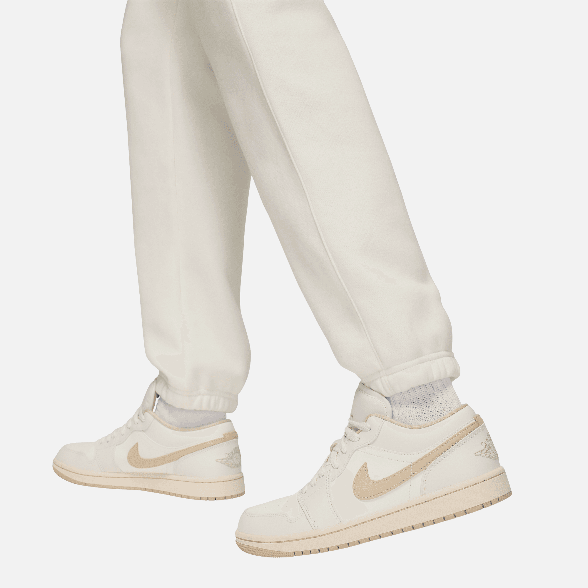 Air Jordan Women's Brooklyn Fleece Realtree Cream Pants