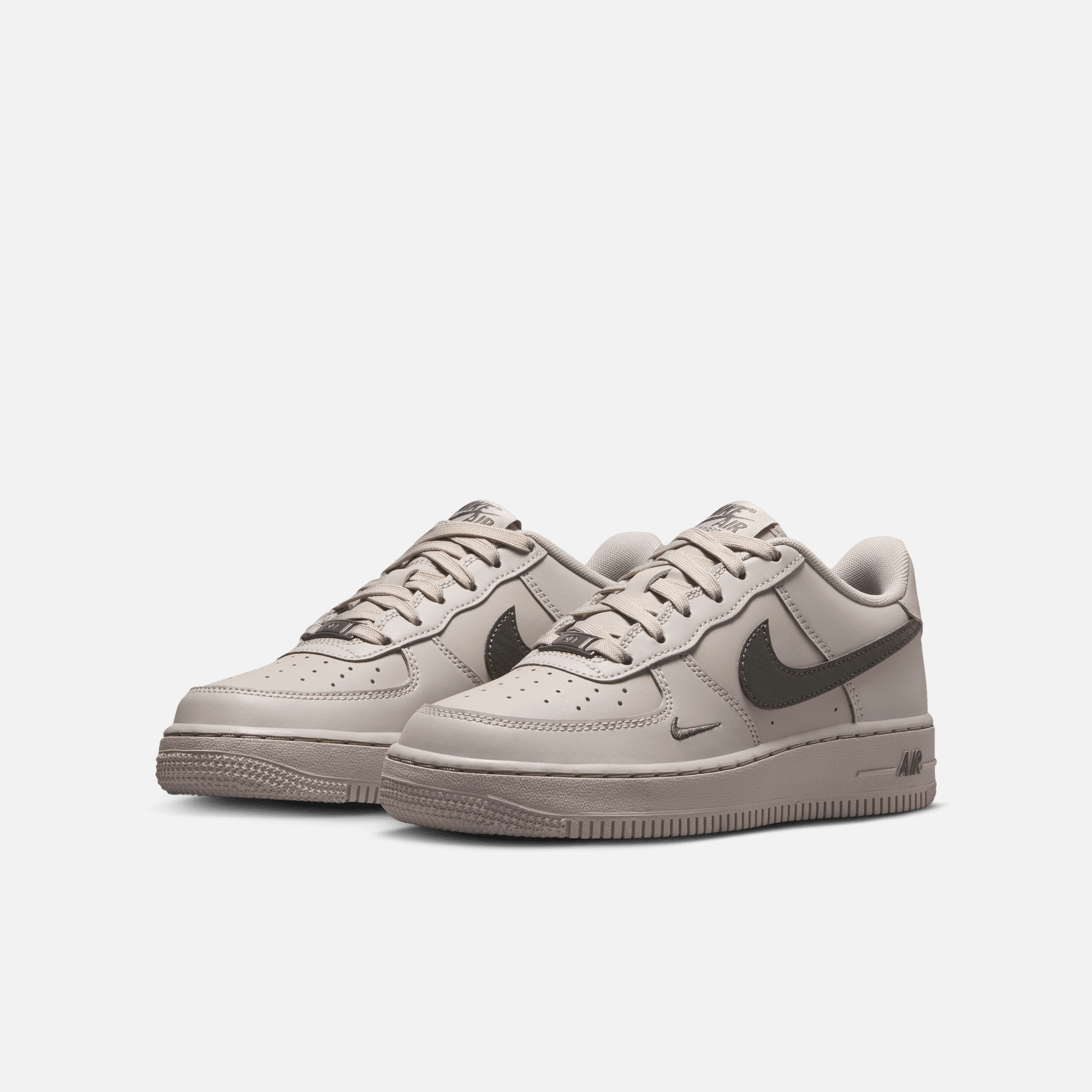 Nike Big Kids' Air Force 1 Low Tech Essential College Grey Newsprint (GS)