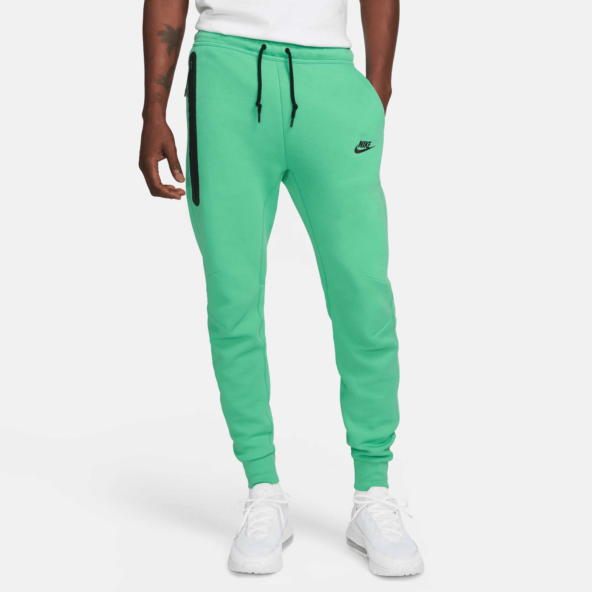 Nike Tech Fleece sweatpants in medium olive - MGREEN