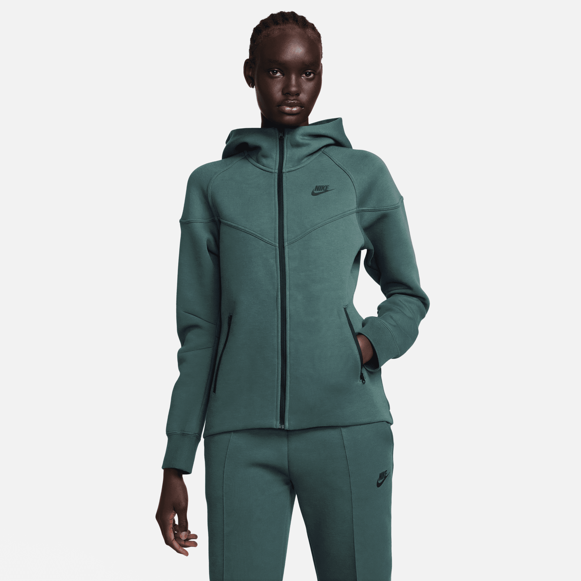 Nike Sportswear Tech Fleece Windrunner Women's Deep Jungle Green Full- –  Puffer Reds