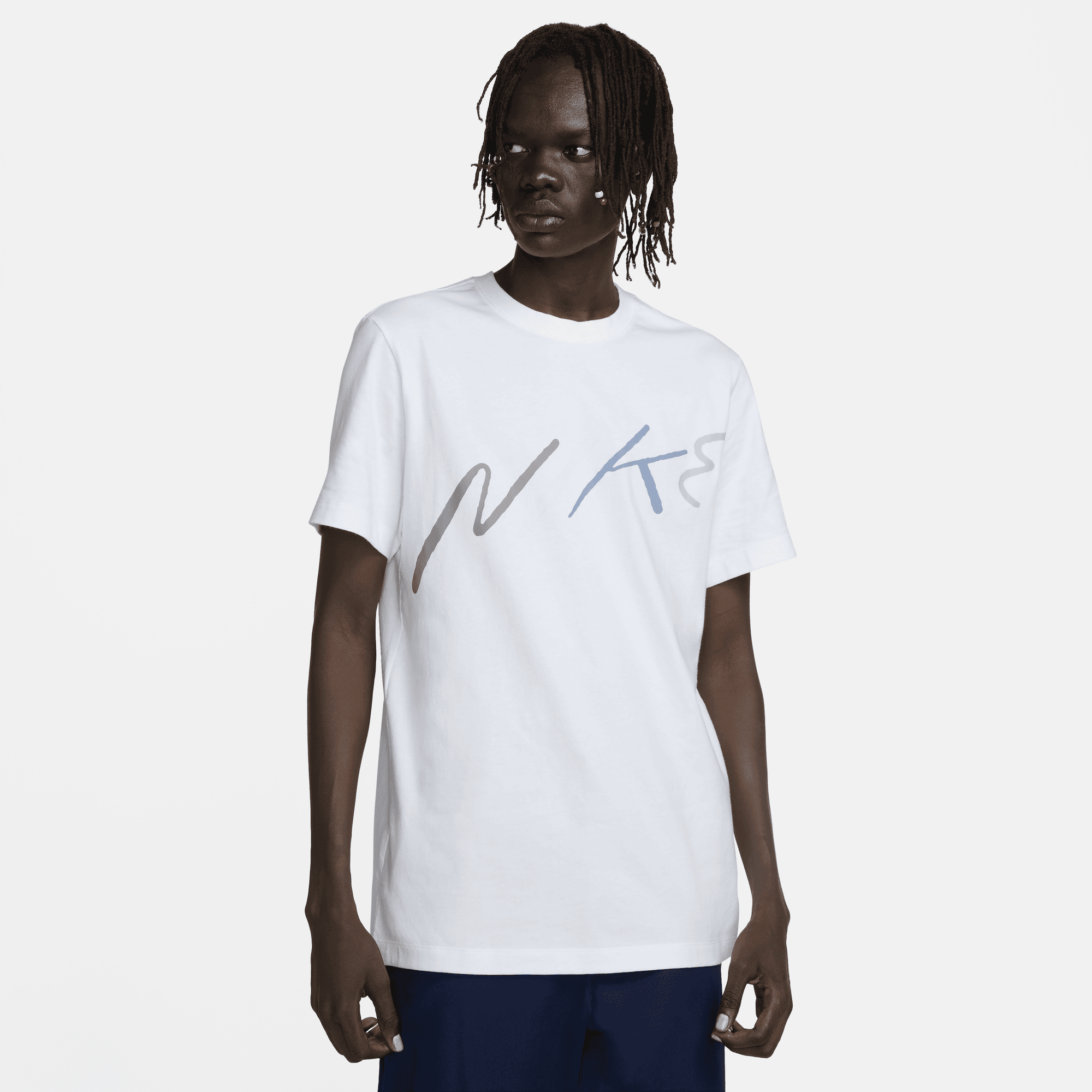 White nike graphic 2024 tee