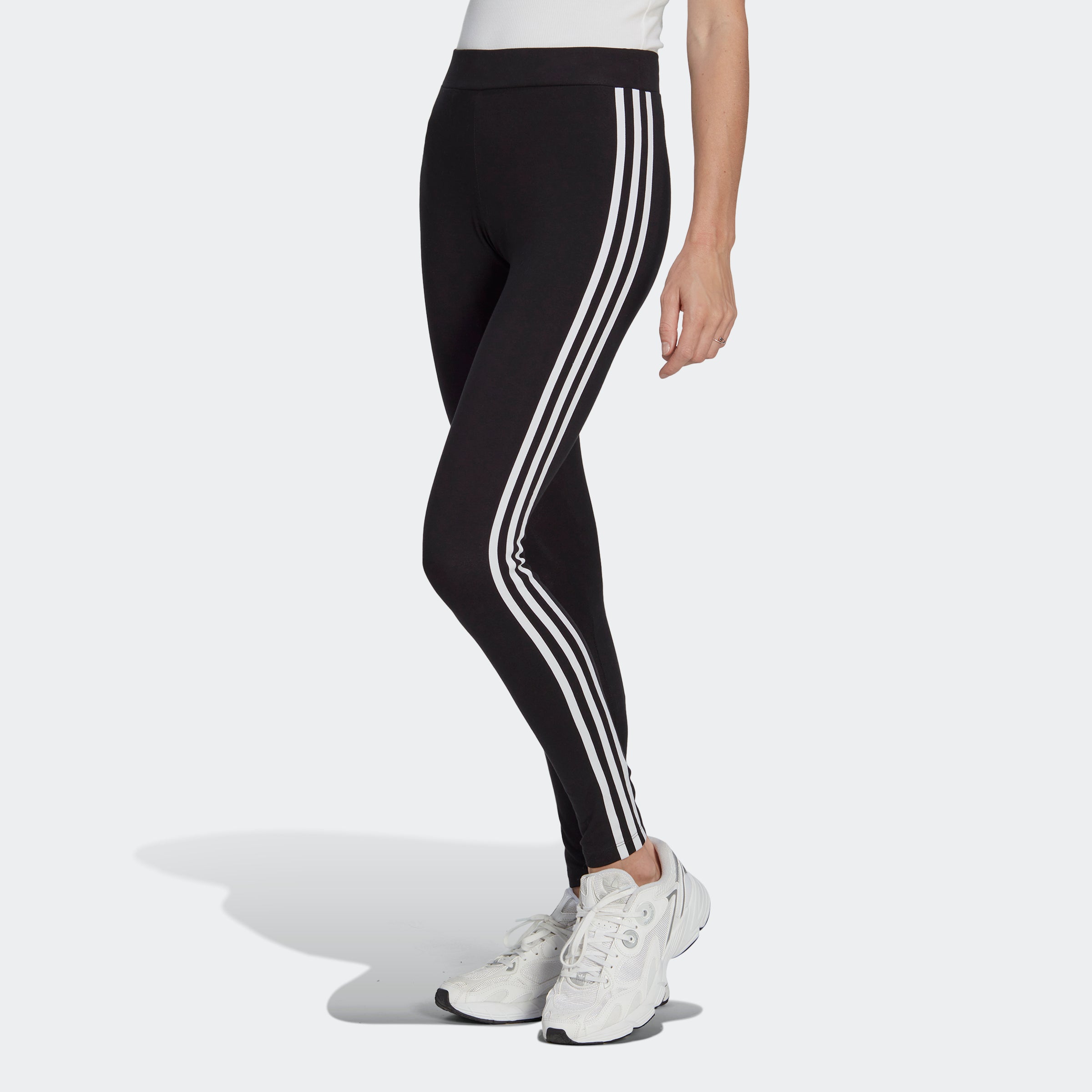 Adidas 3 Stripes Tight Black – Puffer Reds
