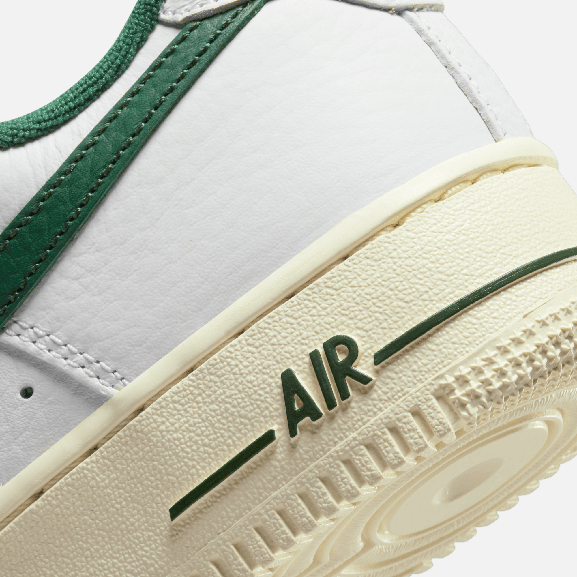 Nike 27 command force 2025 womens