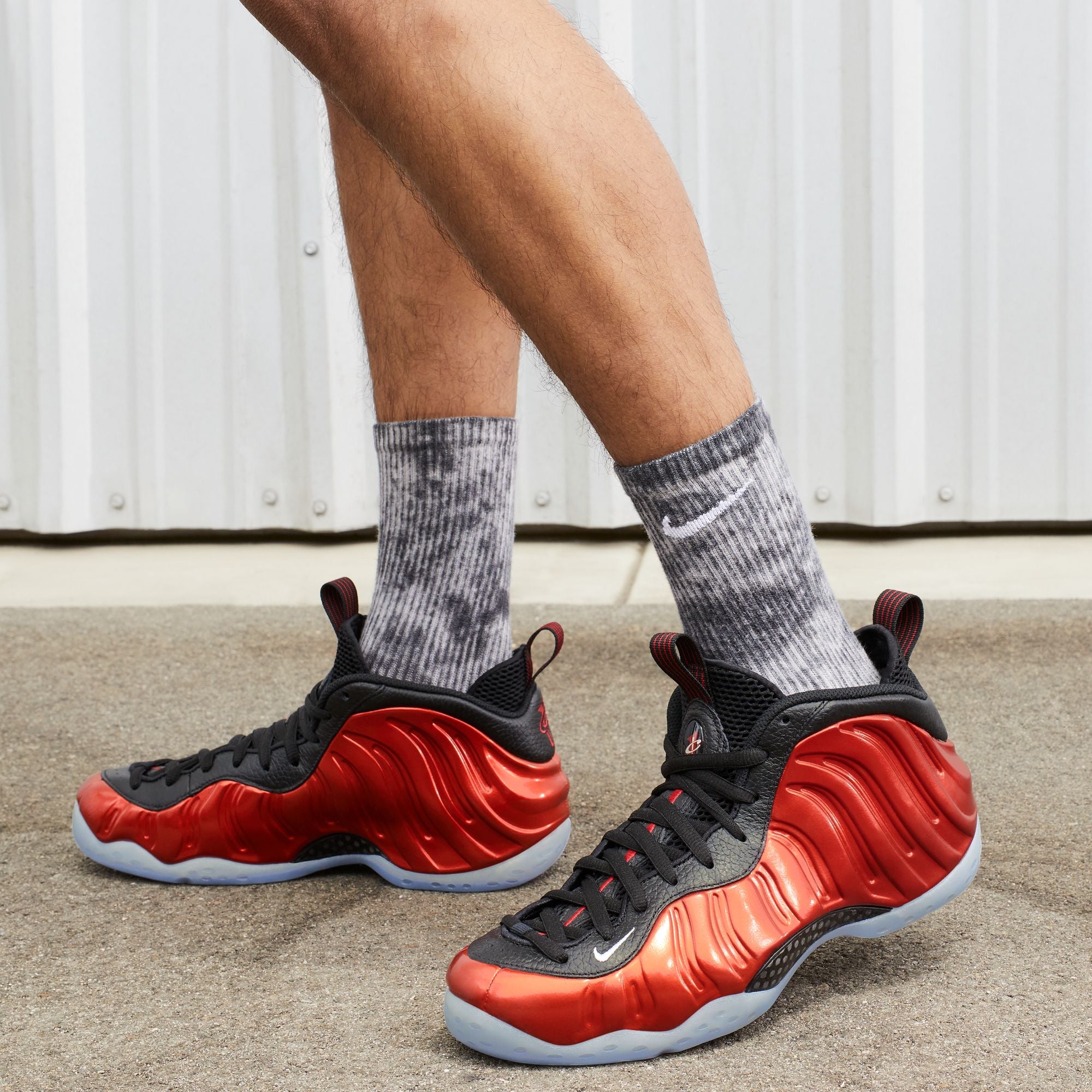 Nike air foamposite deals on feet