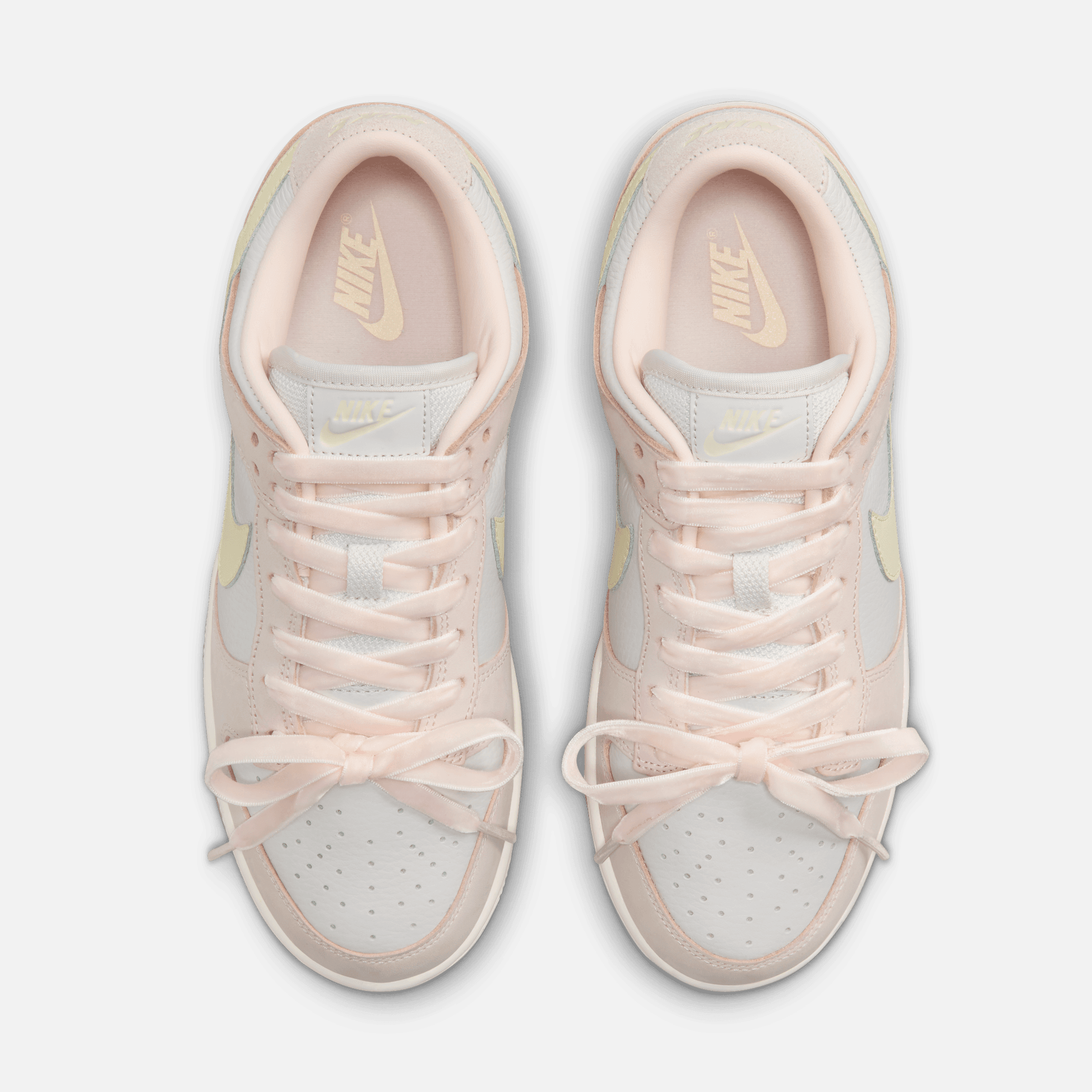 Nike Women's Dunk Low Light Soft Pink