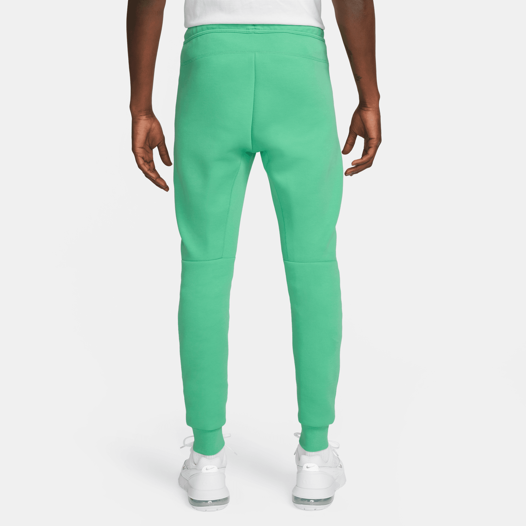 Nike fleece best sale joggers green