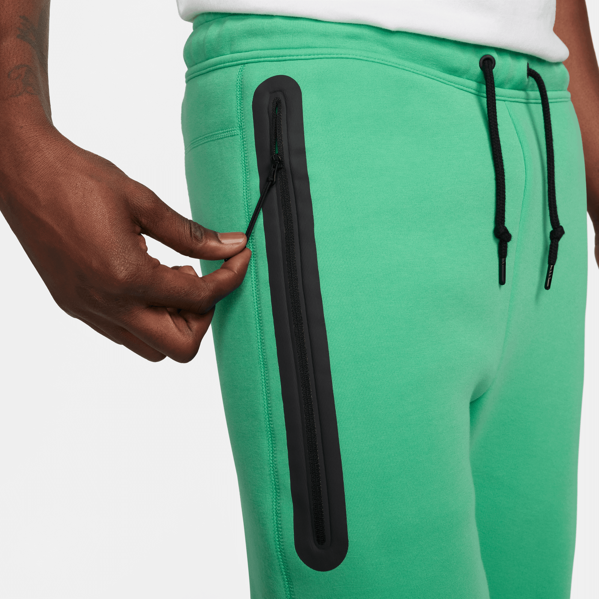 Nike Sportswear Tech Fleece Men's Spring Green Joggers – Puffer Reds