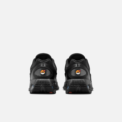 Nike Big Kids' Air Max DN Black (GS)