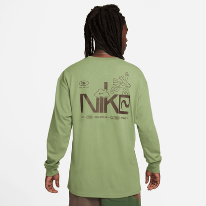 Nike Sportswear Green "On Clouds" Long-Sleeve T-Shirt