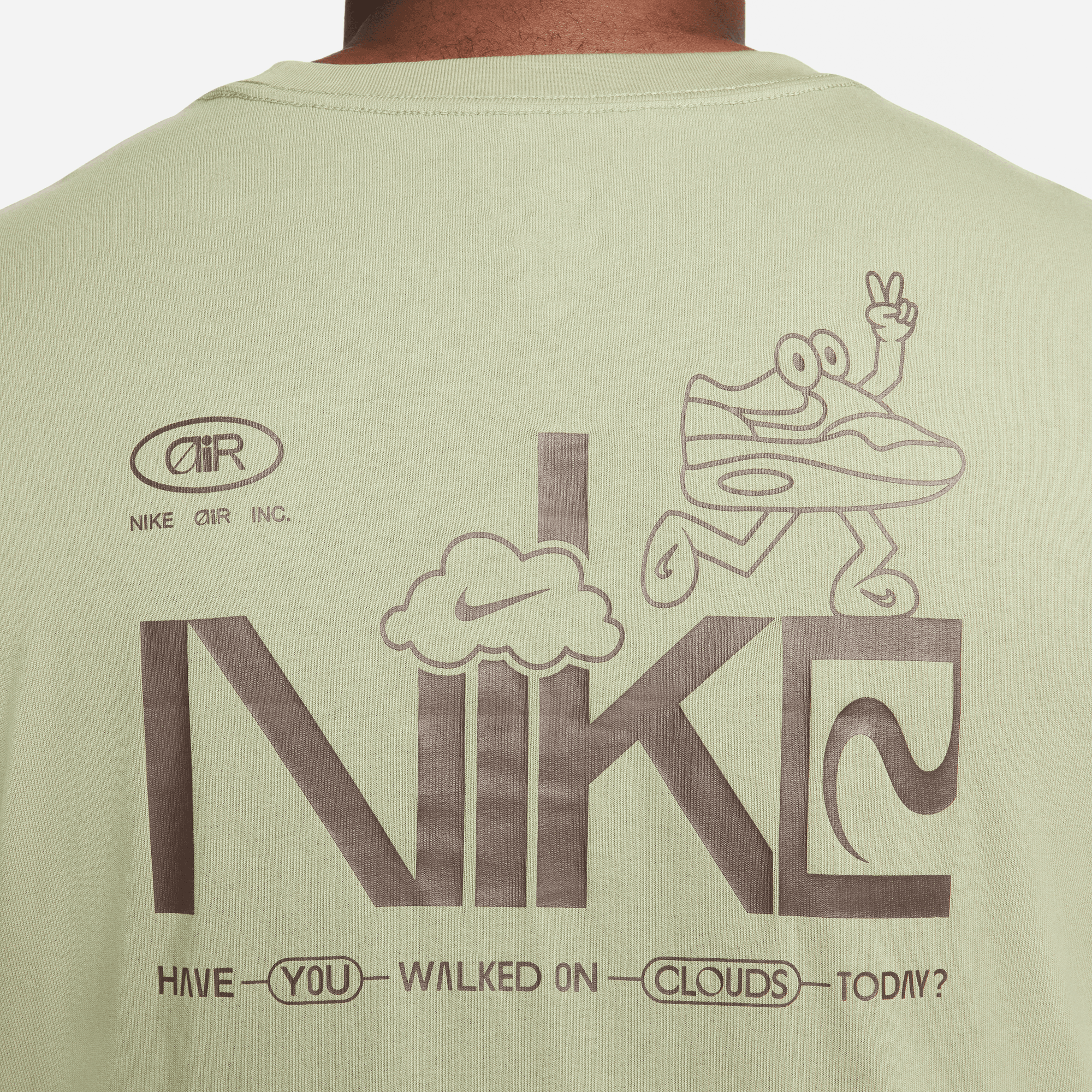 Nike Sportswear Green "On Clouds" Long-Sleeve T-Shirt