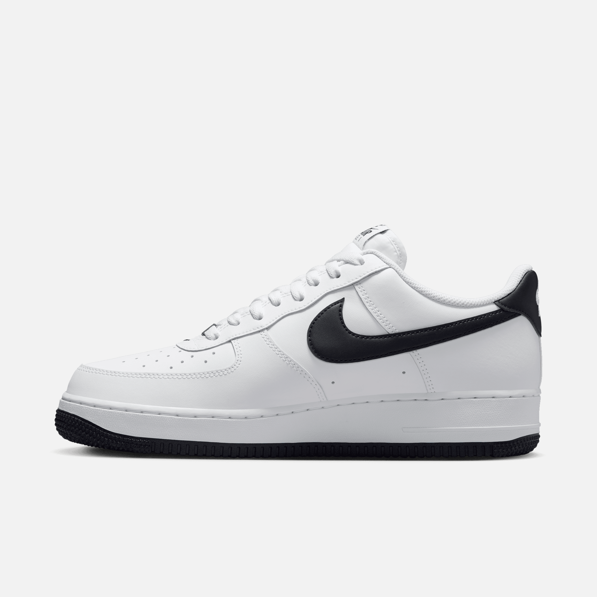 超特価通販Nike Air Force 1 Low 07 Black/White 25.5 靴