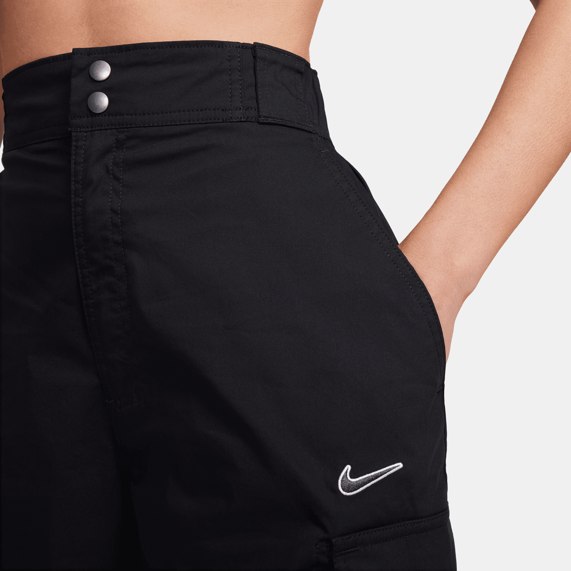 Nike Sportswear Women's Black High-Waisted Loose Woven Pants