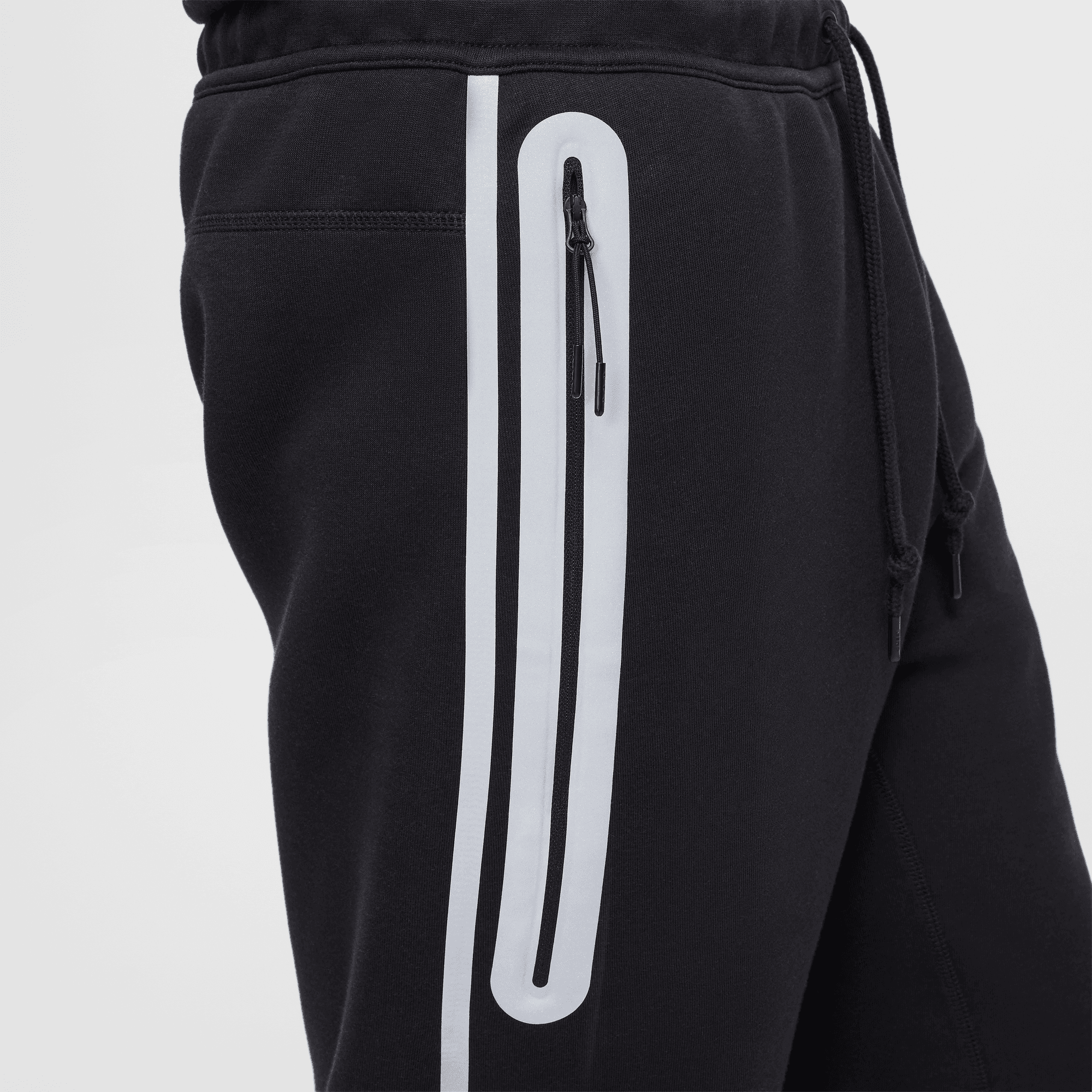 Nike tech jogger black online