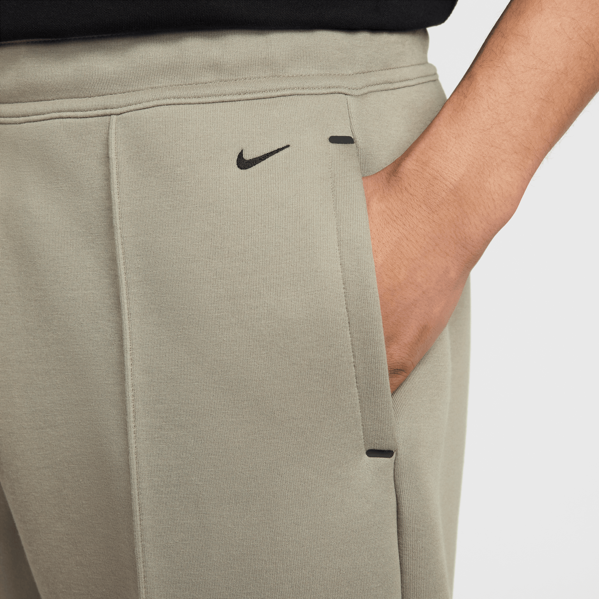 Nike Tech Light Army Wide-Leg Fleece Pants – Puffer Reds Nike Tech Light Army Wide-Leg Fleece Pants – Puffer Reds