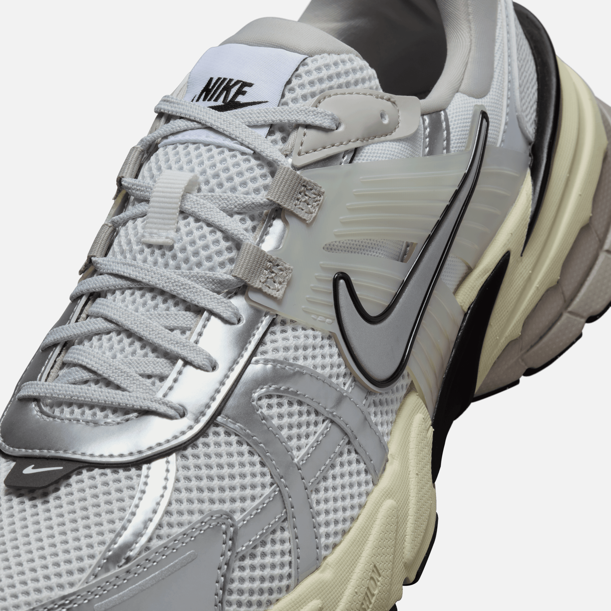 Nike V2K Run Pure Platinum