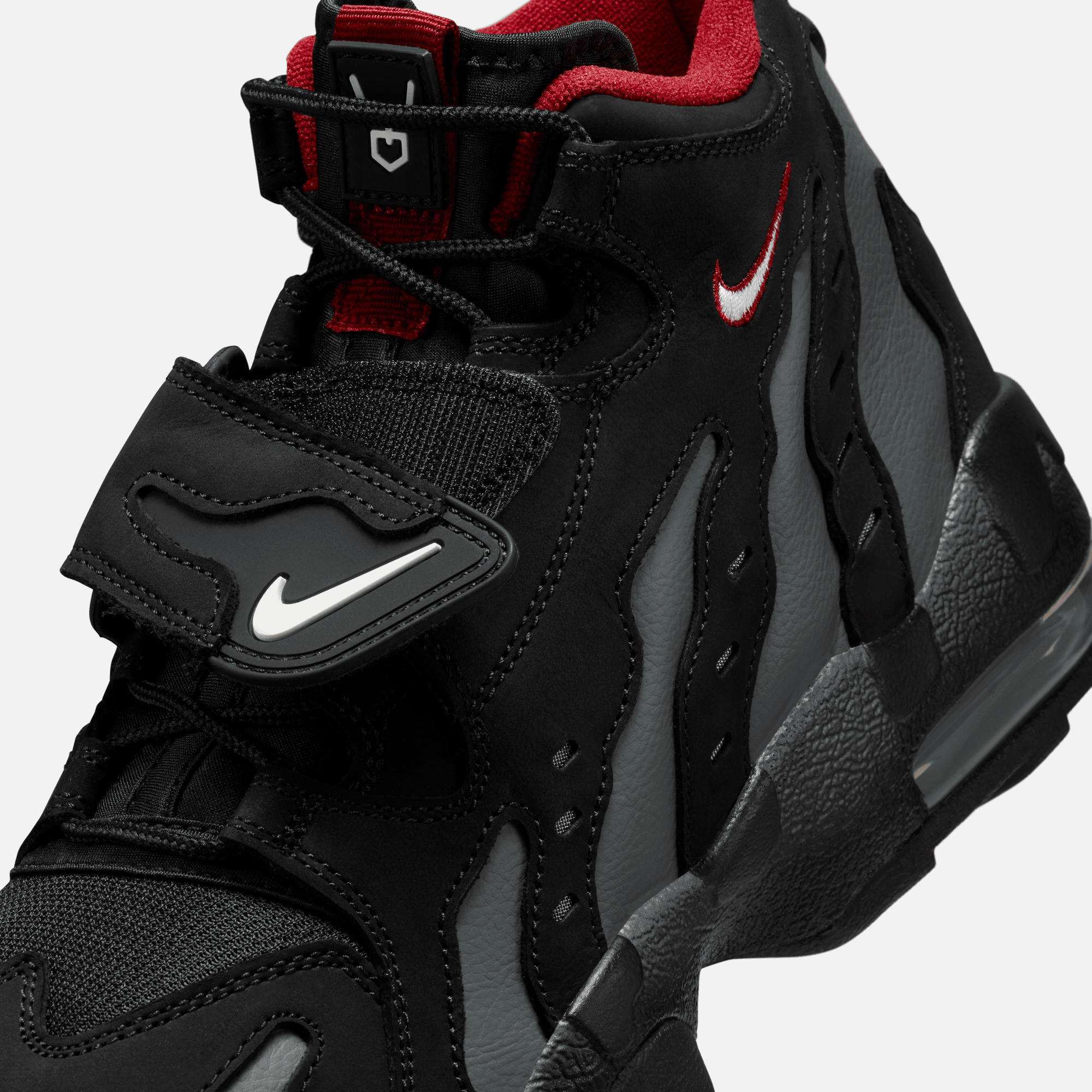 Nike Air DT Max '96 Falcons