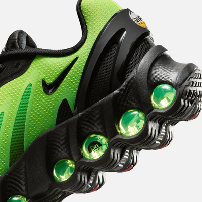 Nike Big Kids' Air Max DN8 Black Green Strike (GS)