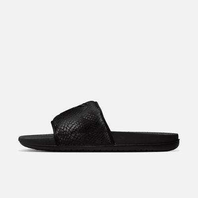 Nike Kobe Offcourt Triple Black Slides