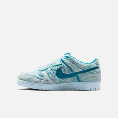 Nike Big Kids' Dunk Low Abominable Snowman (GS)