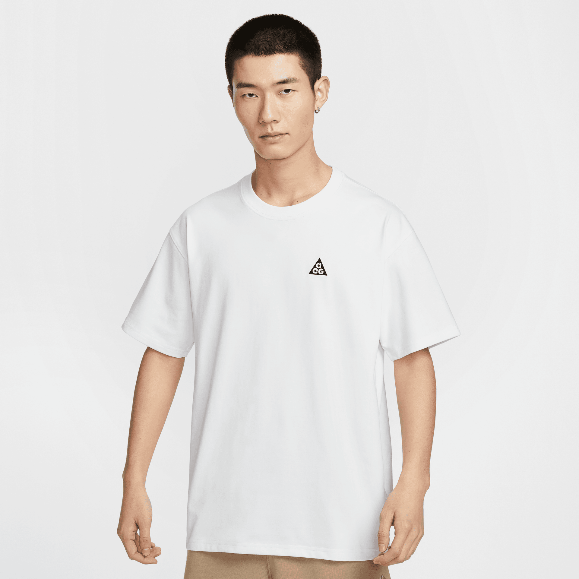 Nike ACG Summit White Max90 T-Shirt – Puffer Reds Nike ACG Summit White Max90 T-Shirt – Puffer Reds