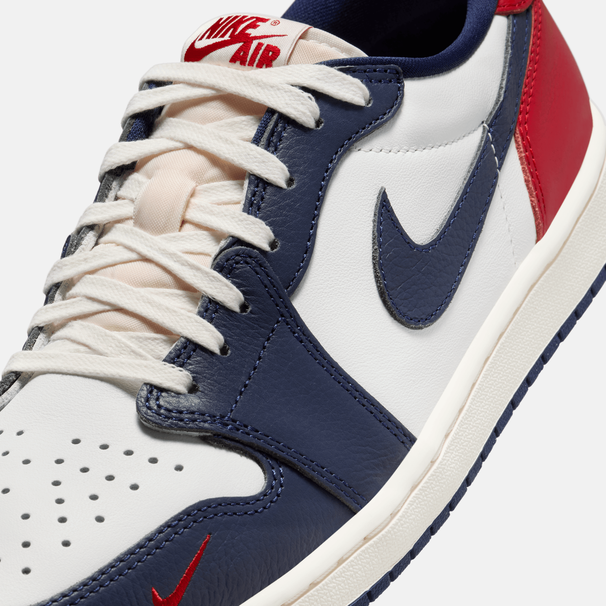 Jordan 1 white and navy blue on sale