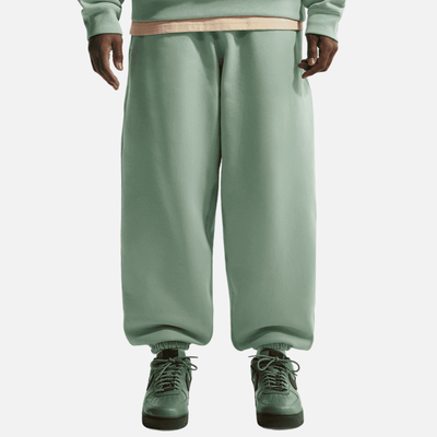 Nike Solo Swoosh Cuffed Green Pants