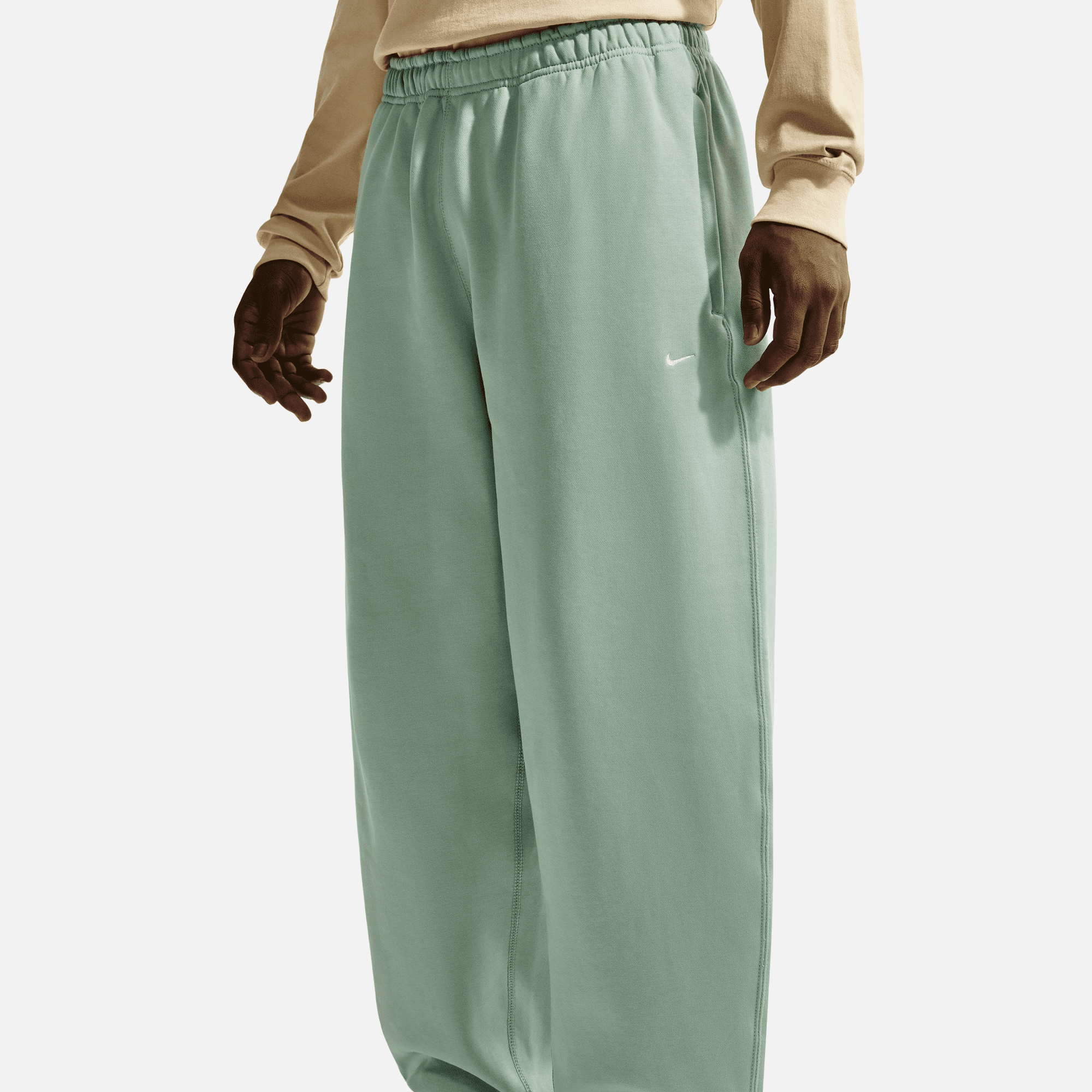 Nike Solo Swoosh Cuffed Green Pants