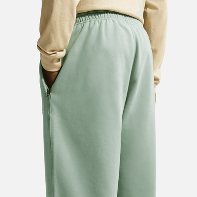 Nike Solo Swoosh Cuffed Green Pants