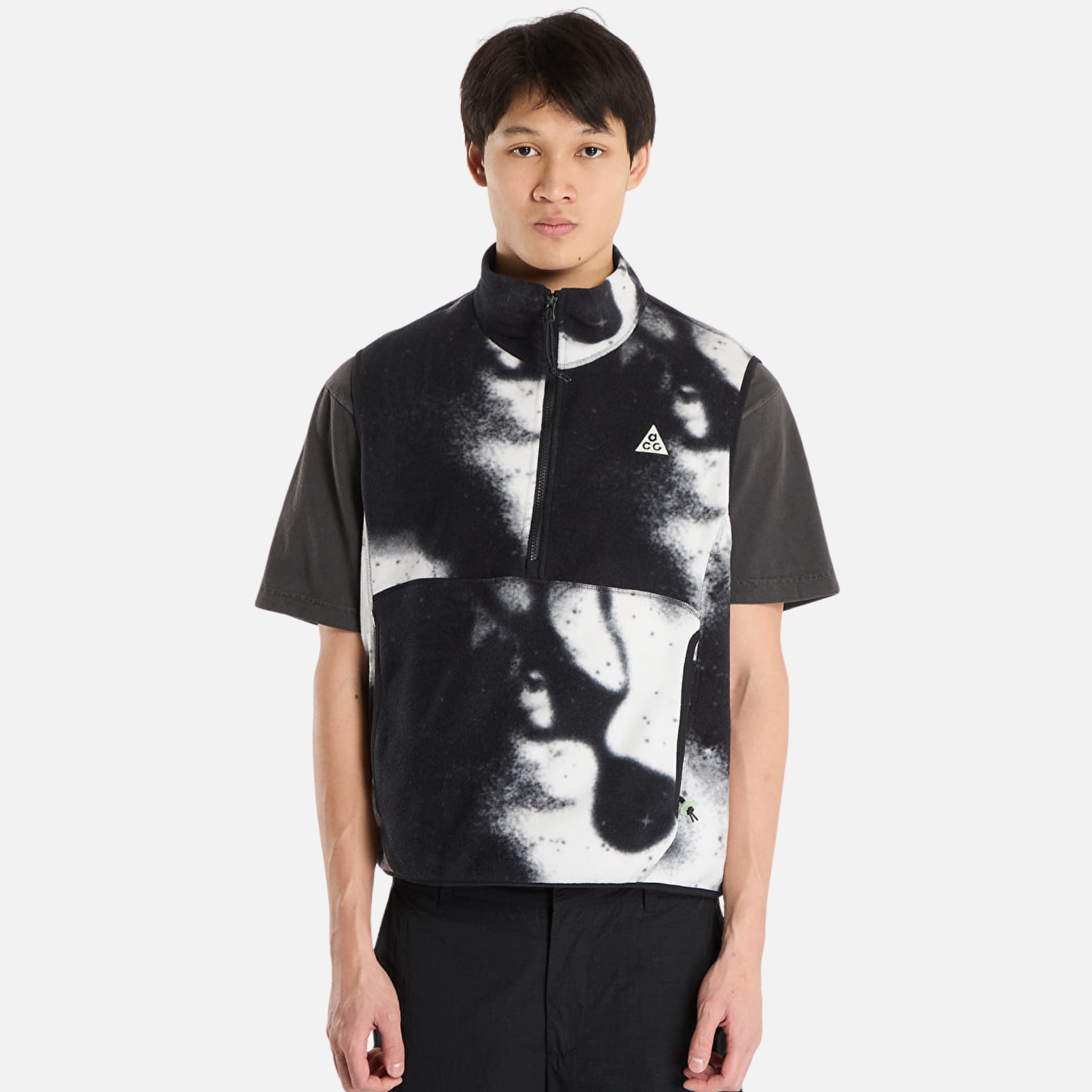 Nike ACG Wolf Tree Printed Vest – Puffer Reds Nike ACG Wolf Tree Printed Vest – Puffer Reds