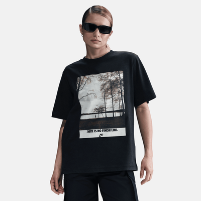 Nike Women's Sportswear Short Sleeve Graphic T-Shirt