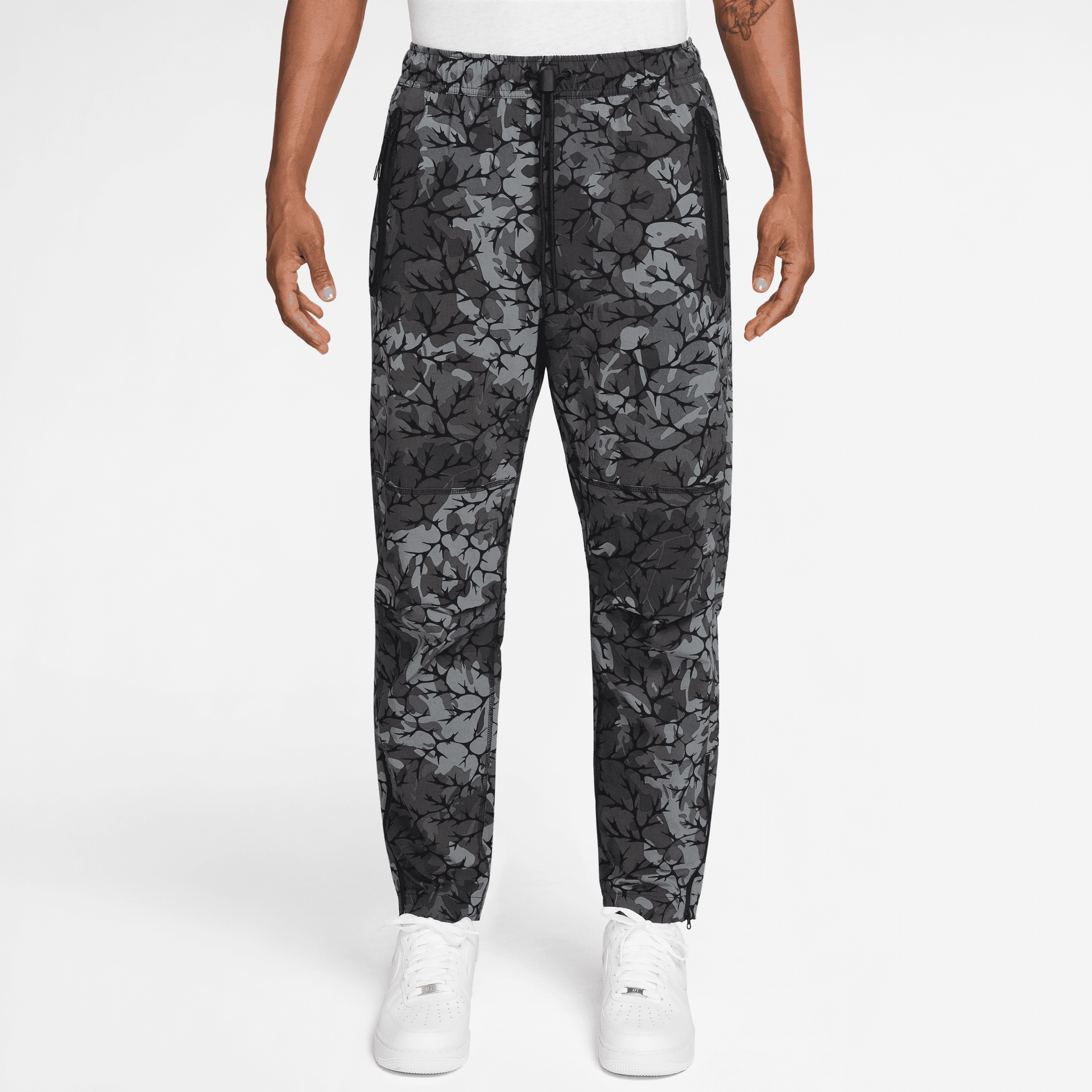 Nike Tech Dri-FIT Black Woven Open-Hem Pants – Puffer Reds