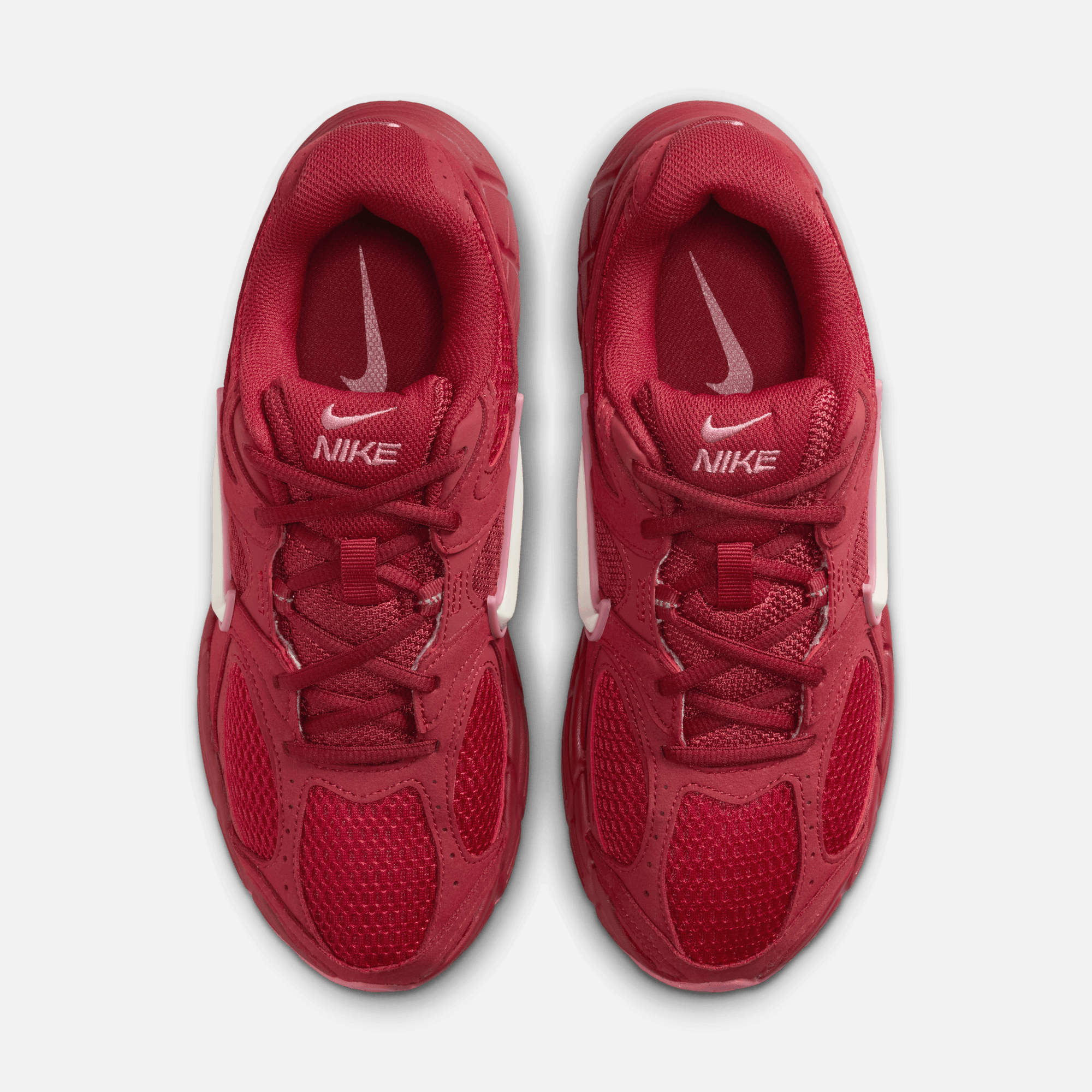 Nike Women's V5 RNR Valentine's Day