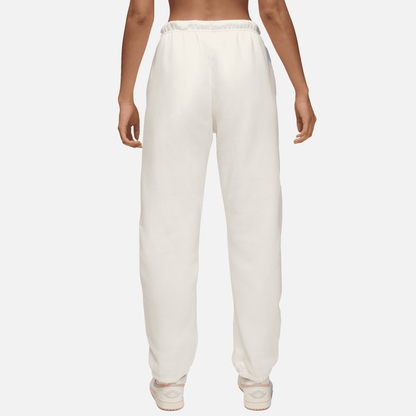 Air Jordan Women's Brooklyn Fleece Realtree Cream Pants