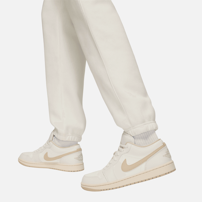 Air Jordan Women's Brooklyn Fleece Realtree Cream Pants