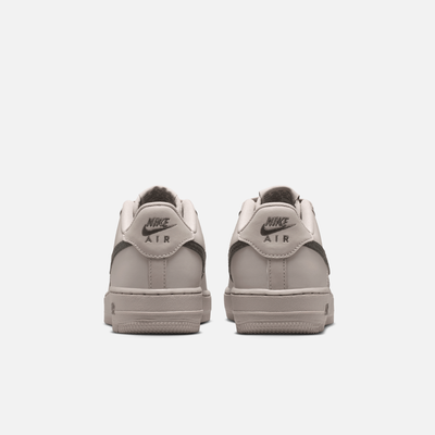 Nike Big Kids' Air Force 1 Low Tech Essential College Grey Newsprint (GS)