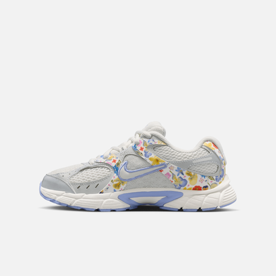 Nike Big Kids' V5 RNR SE Summit White Light Thistle (GS)