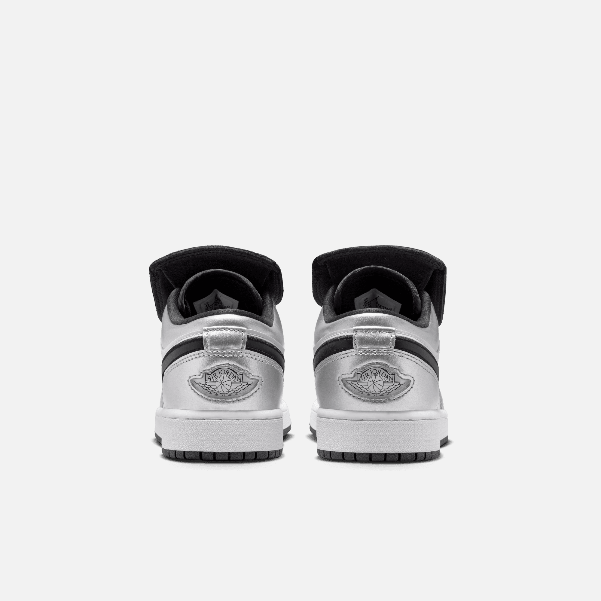 Air Jordan Big Kids' 1 Low SE Metallic Silver Tiempo (GS)
