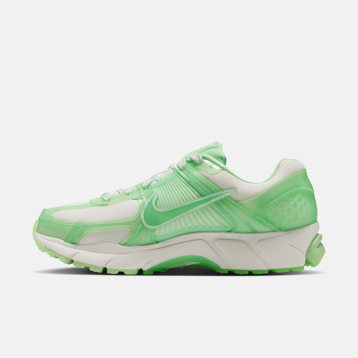 Nike Women's Zoom Vomero 5 Sail Cucumber Pink